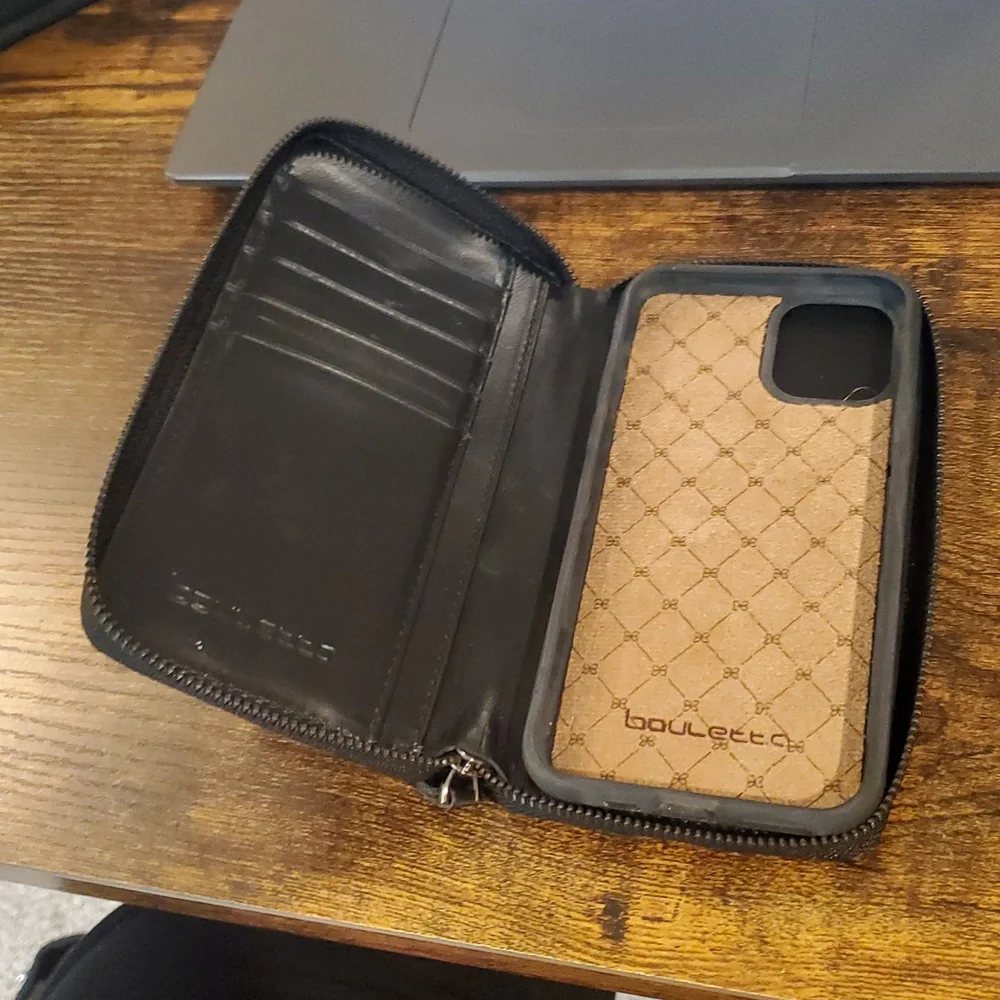 Lot of Gently Used Phone Cases, phone Belt Cases, etc. for resell